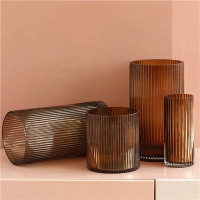 عمودی شیشے کا گلدستہ